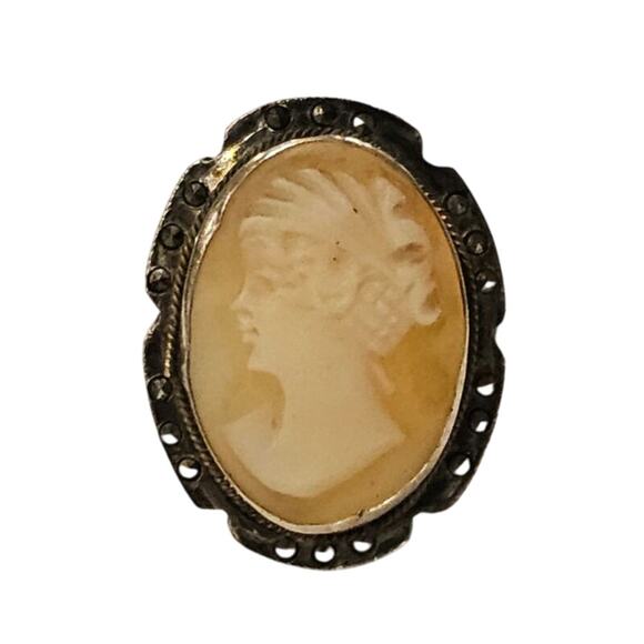 Vintage 10K White Gold Cameo Ring - Marcasite Accent Conch Shell - Picture 3 of 7